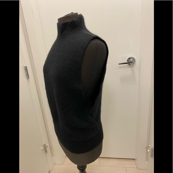 ❤️Banana republic black vest XS - Picture 2 of 2